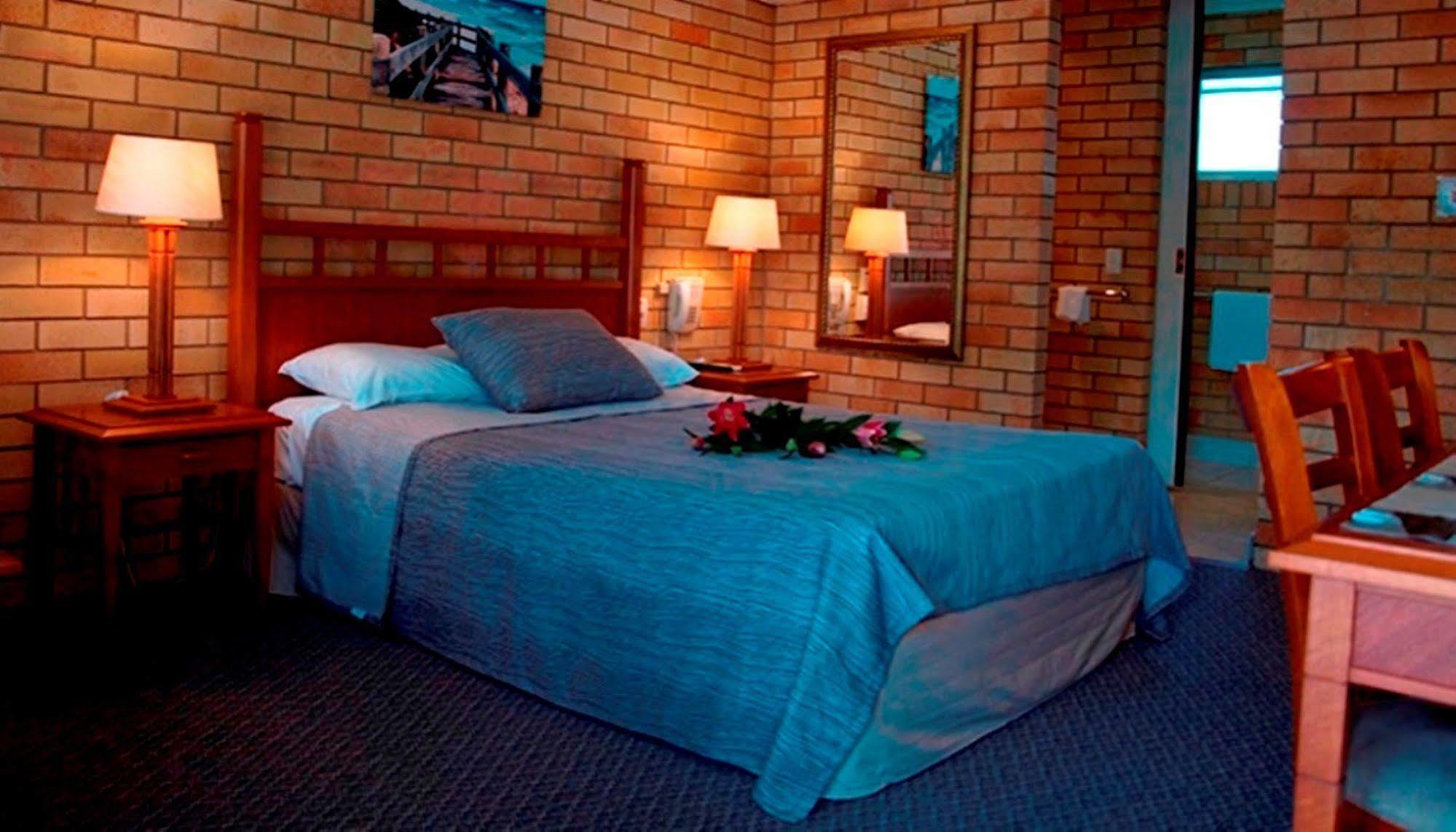 Pacific Paradise Airport Motel Kültér fotó